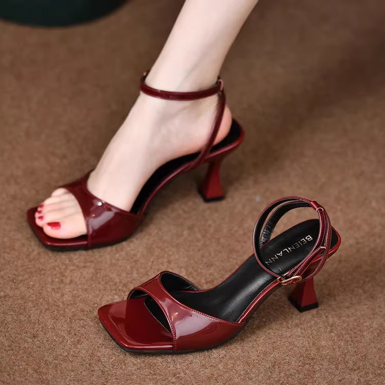 imgi_33_O1CN01cXGkW82CdE1xGvxnA_!!2061708496 38-39-41 SIZE French pencil high heel - Image 1