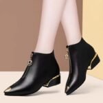2026 Women's Genuine Leather Chunky Heel Pointed Toe Shoes, Stylish and Versatile, New Spring/Autumn British Style Ladies' Shoes