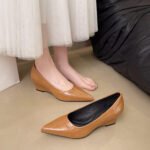 2026 Spring New Style Wedge Heel Shallow Mouth Single Shoes for Women, Pointed Toe French Style Small Leather Shoes, 5cm Internal Height Increase, Large Size Work Shoes - Image 6