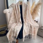 Fall and winter thickened heattech scarf classical european style gilt florals shawl tassel hot stamping shawl women's scarf wholesale - Image 3