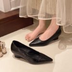 2026 Spring New Style Wedge Heel Shallow Mouth Single Shoes for Women, Pointed Toe French Style Small Leather Shoes, 5cm Internal Height Increase, Large Size Work Shoes - Image 7