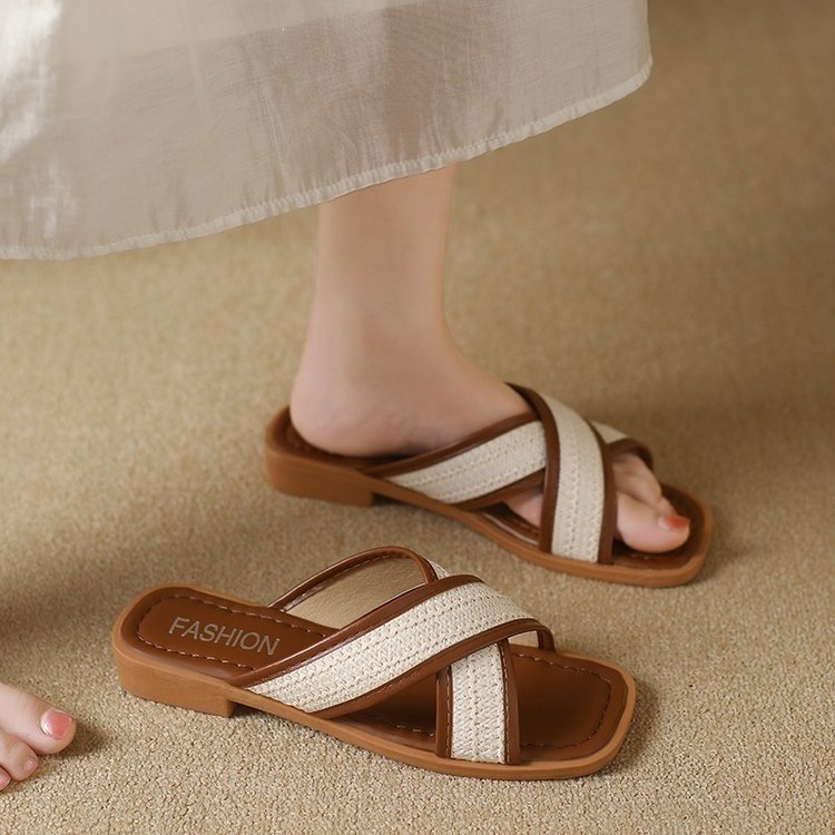 O1CN01EilhzU1xAdAAR7lnv_!!2222314056403-0-cib Women's outdoor sandals 2026 new model with cross-woven straps, back strap, open-toe design, soft sole, non-slip, versatile casual shoes - Image 1
