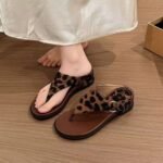 Retro Style Height-Increasing Thick-Soled Flip-Flops for Women, Summer Outdoor Wear, 2026 New Model, Suitable for Pairing with Dresses, Wedge Sandals