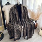 New Double-Sided Commuter Warm Fashion Elegant Simple Atmospheric Faux Cashmere Scarf Shawl Cape for Women with a Big Brand Style