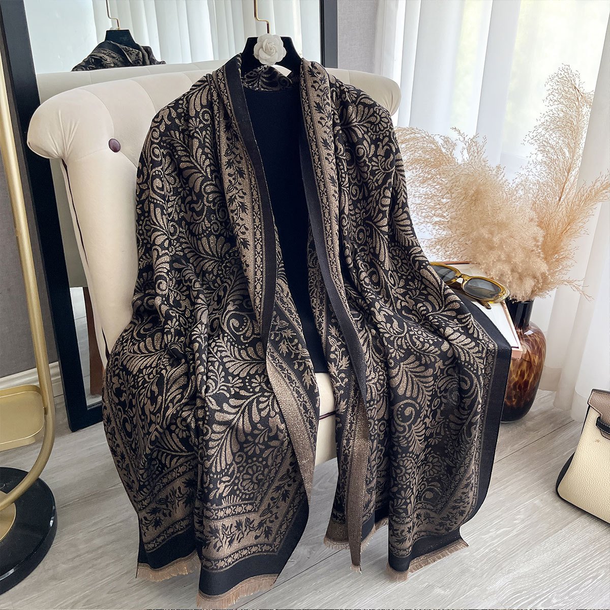 O1CN01NKBh5o27qtmBS28ii_!!3434267849-0-cib New Double-Sided Commuter Warm Fashion Elegant Simple Atmospheric Faux Cashmere Scarf Shawl Cape for Women with a Big Brand Style - Image 1
