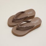 Women's Summer Rhinestone Sandals for Outdoor Wear, Fashionable 2026 Beach Shoes, Breathable Wedge Flip-Flops, Versatile - Image 5