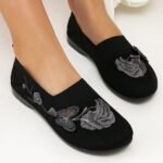 Women's Large Size Shoes 2026 Spring New Style Slip-On Embroidered Mom Shoes Single Shoes Non-Slip Casual Shoes Export Women's Shoes - Image 2