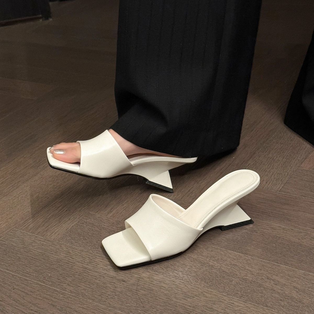 O1CN01WQCZ1S1gLIqfJo6dN_!!2218623524125-0-cib European-Style Fashionable Design Square-Toe Slip-On Sandals, New Casual Daily Wear, Commuter Style, Elegant High-Heeled Sandals - Image 1