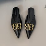 2026 New Style Pointed-Toe Flat Slippers for Women, Outdoor Wear, Metal Buckle, Closed-Toe Half Slippers, Fashionable and Elegant Chanel-Style Slippers - Image 2