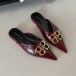 2026 New Style Pointed-Toe Flat Slippers for Women, Outdoor Wear, Metal Buckle, Closed-Toe Half Slippers, Fashionable and Elegant Chanel-Style Slippers