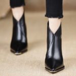 2025 New Autumn and Winter Square Toe Thick Heel Short Boots Women's High Heel Martin Slim Boots British Style Mid-Calf Chelsea Boots - Image 3