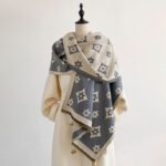 Diamond-shaped floral double-sided jacquard faux cashmere scarf for women, shawl with tassel design, autumn and winter artistic outerwear - Image 3