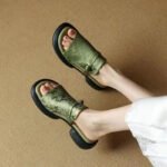 New Chinese-style embroidered fashion trendy thick-soled sandals for women, 2024 summer new model with chunky heel and single strap - Image 4