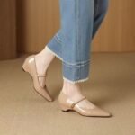 2026 Spring New Style French Retro Pointed Toe Chunky Heel Shallow Mouth Patent Leather Women's Shoes with Single Strap Mary Jane Shoes - Image 2