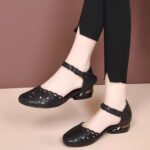 Baotou Sandals for Women 2026 Summer Mid-Heel Sandals for Middle-Aged and Elderly Women Soft Leather Mom Sandals Soft Sole Women's Casual and Comfortable Sandals