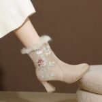 New Chinese style embroidered ankle boots for women, 2026 winter new style, mid-heel, chunky heel, suitable for cheongsam, fleece-lined, warm fashion boots. - Image 2