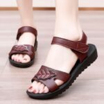 Mom's Sandals for Women, Summer Flat Shoes for Elderly Women, Soft Sole, Non-Slip, Middle-Aged and Elderly Women's Sandals, Large Size Shoes for Seniors 2002 - Image 2