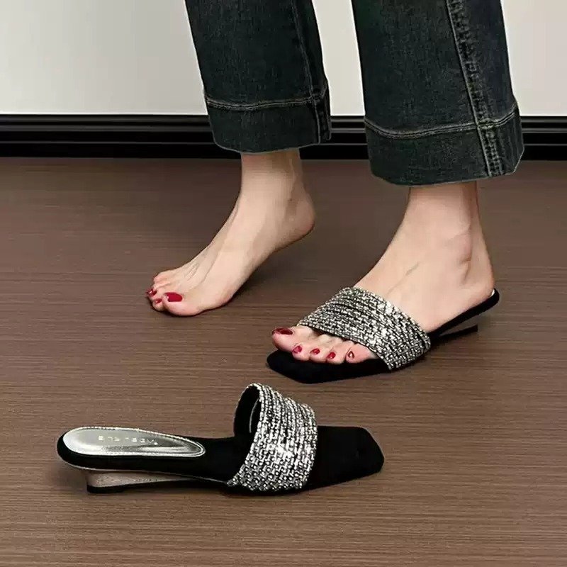 imgi_6_O1CN01EmD2j61dRleAmQzUJ_!!4611686018427380661-0-item_pic.jpg_q50.jpg_ Square-toed rhinestone sandals for women, new summer fashion, cross-strap low-heel non-slip trendy sandals wholesale - Image 1